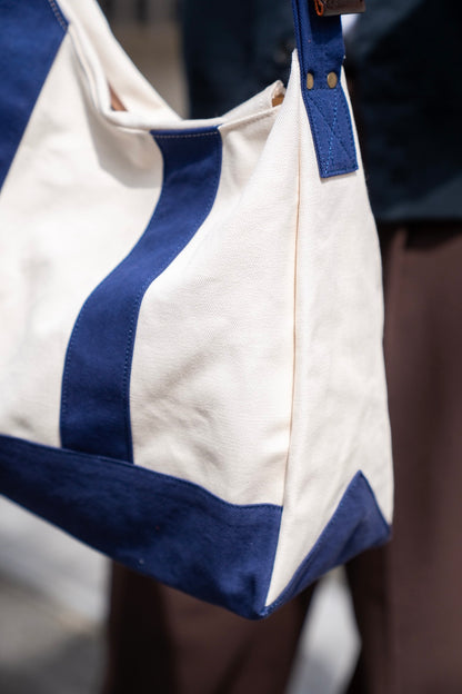 D cutting messenger bag