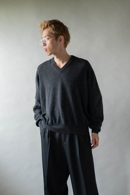 CASHMERE V-NECK KNIT .16