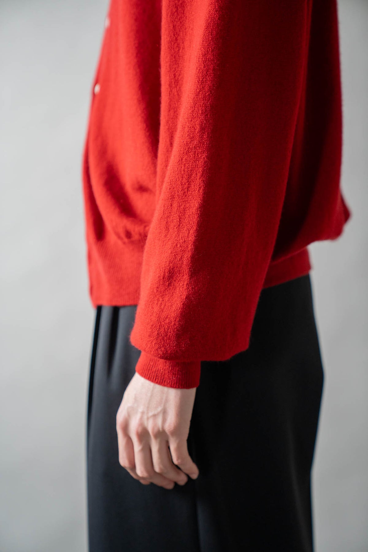 CASHMERE CREW NECK CARDIGAN .16