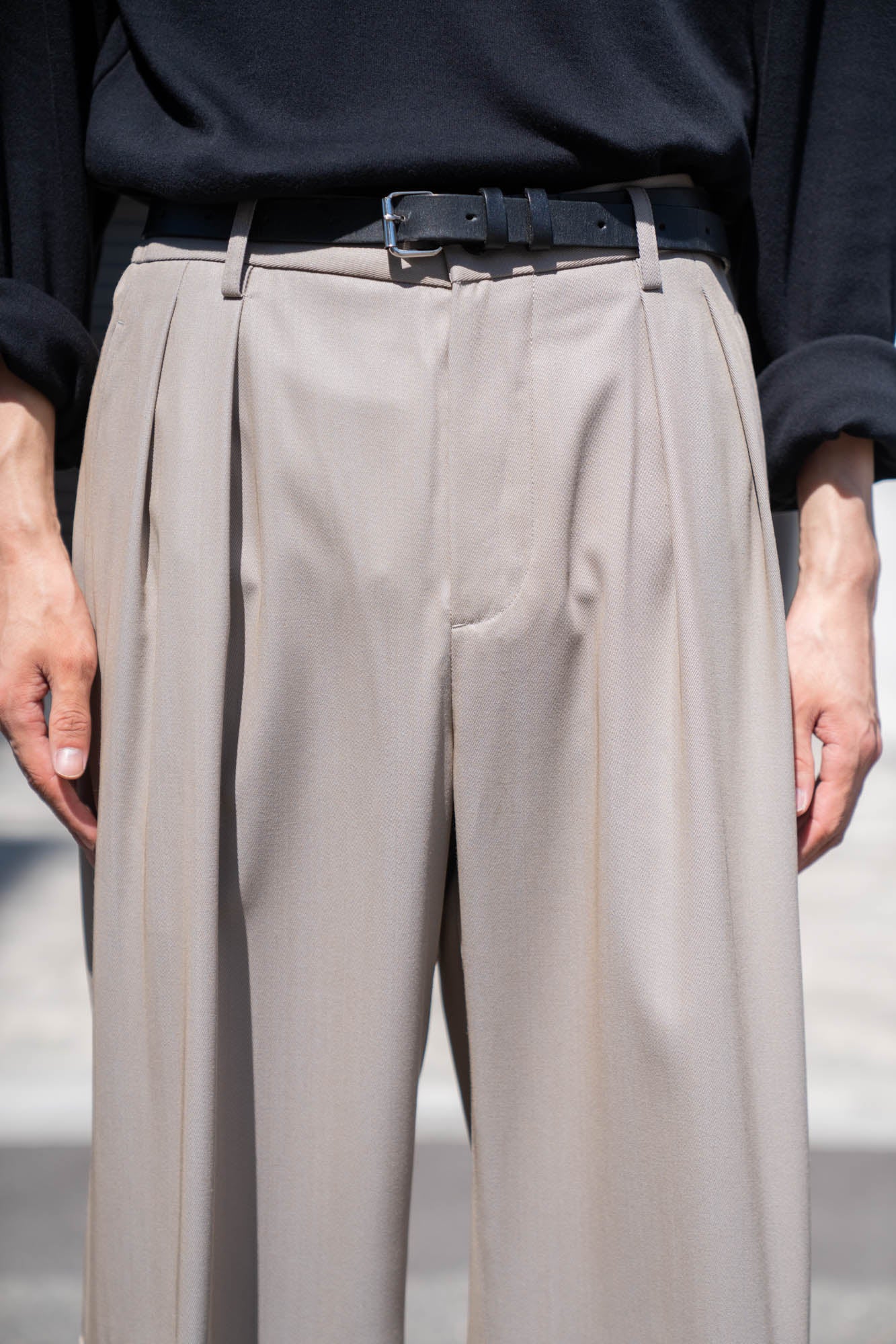 TWO TUCKS WIDE CARGO PANTS