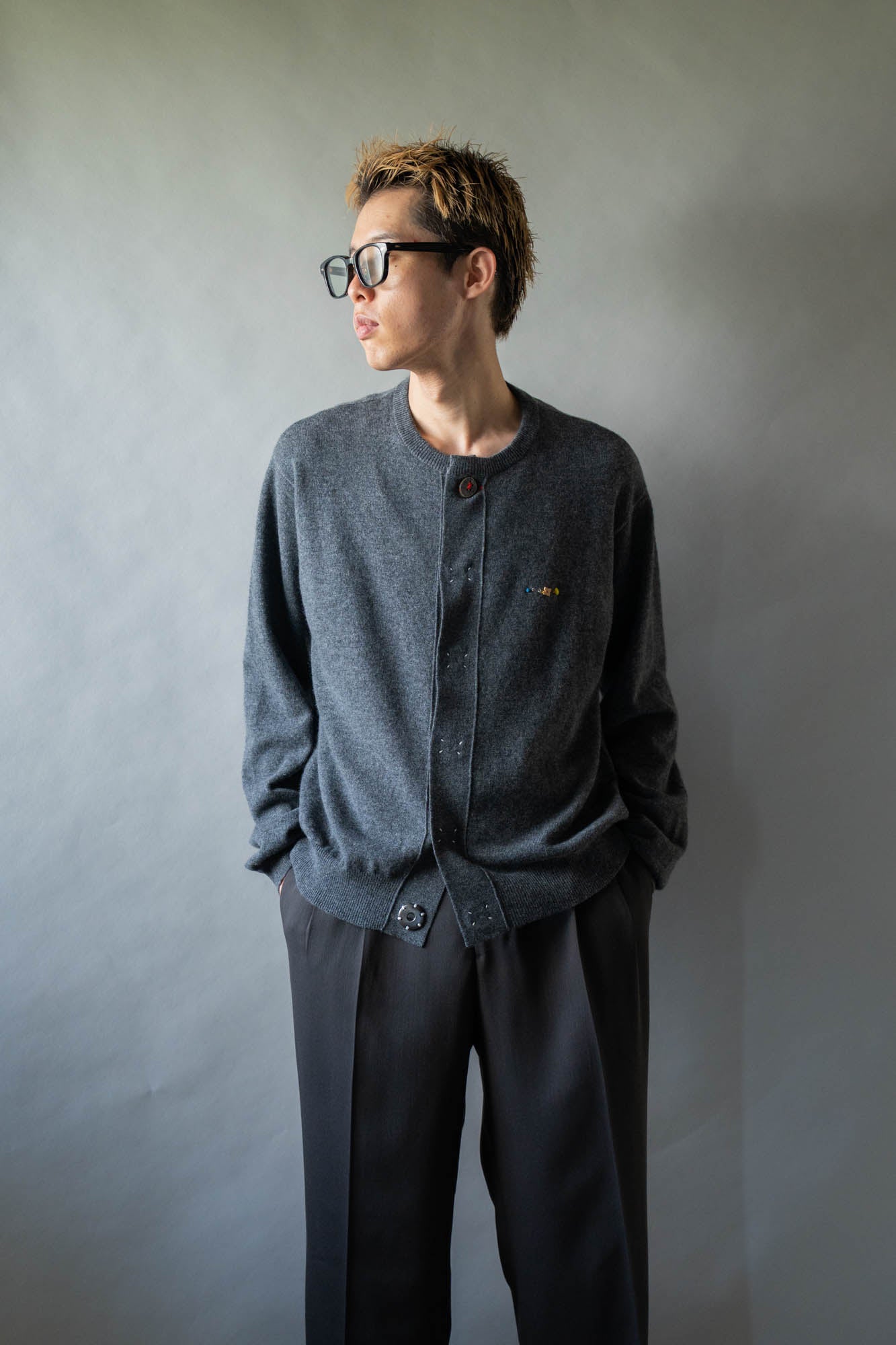 Wool knit cardigan for sign