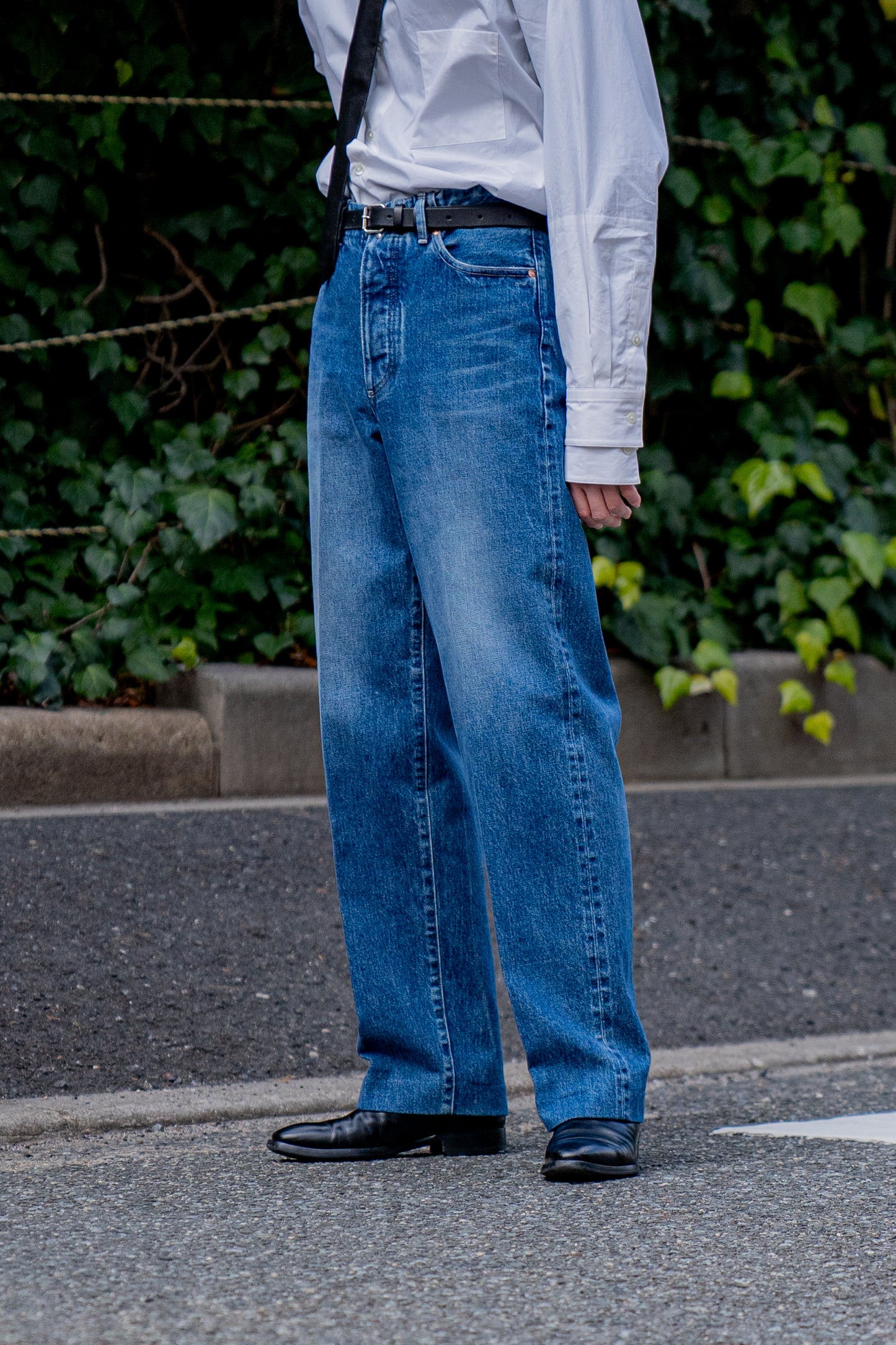 THE JEAN TROUSERS