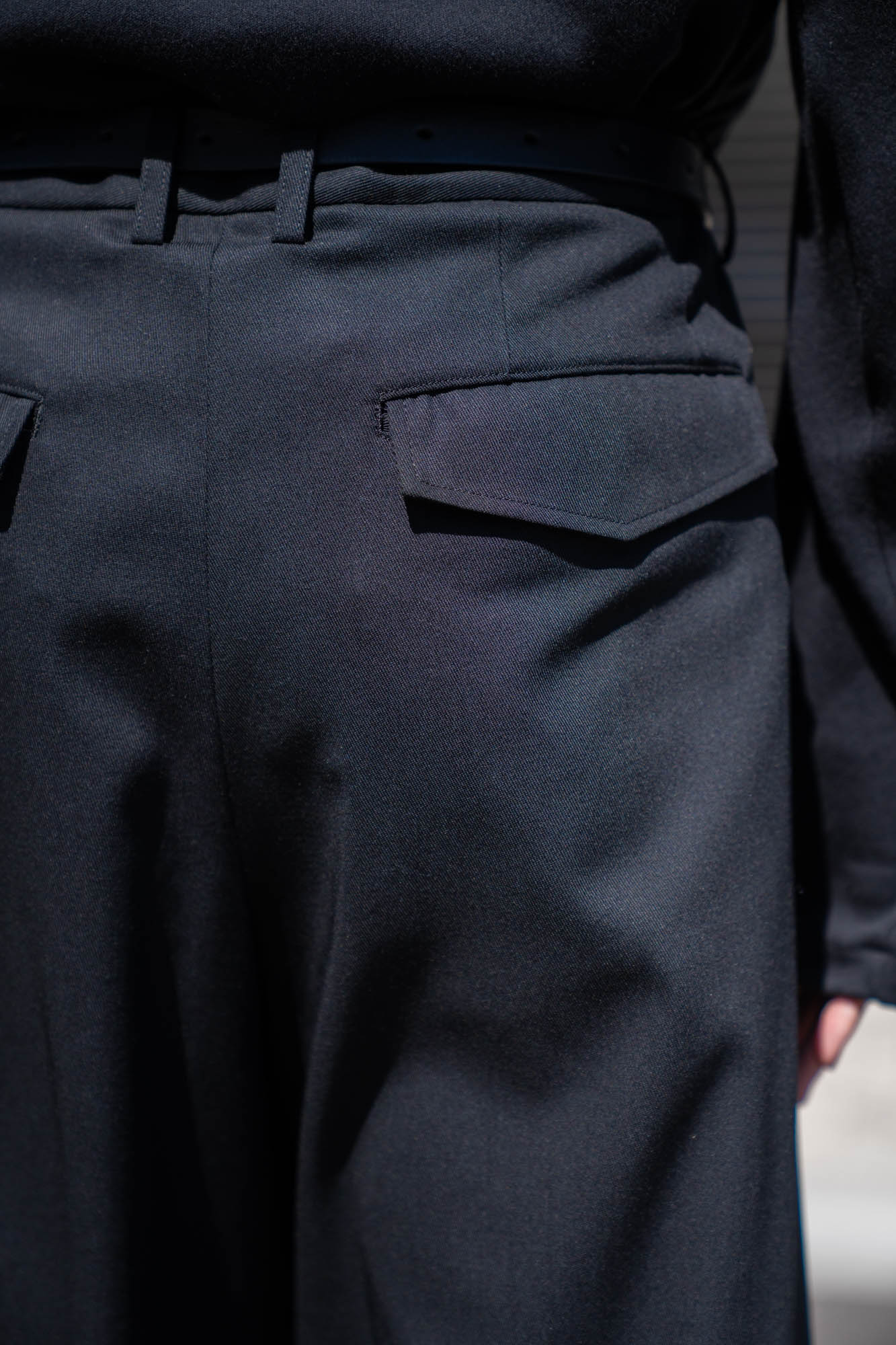 TWO TUCKS WIDE CARGO PANTS