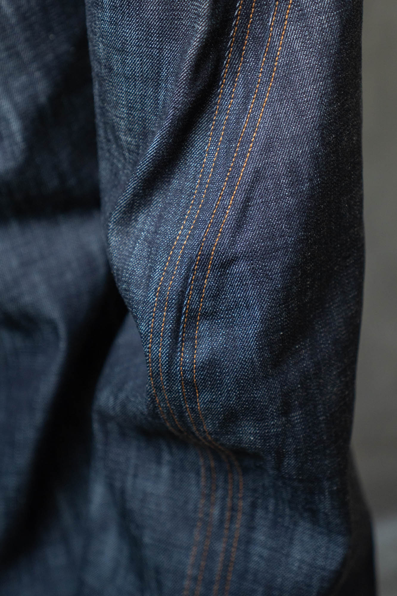 3D TWISTED JEANS