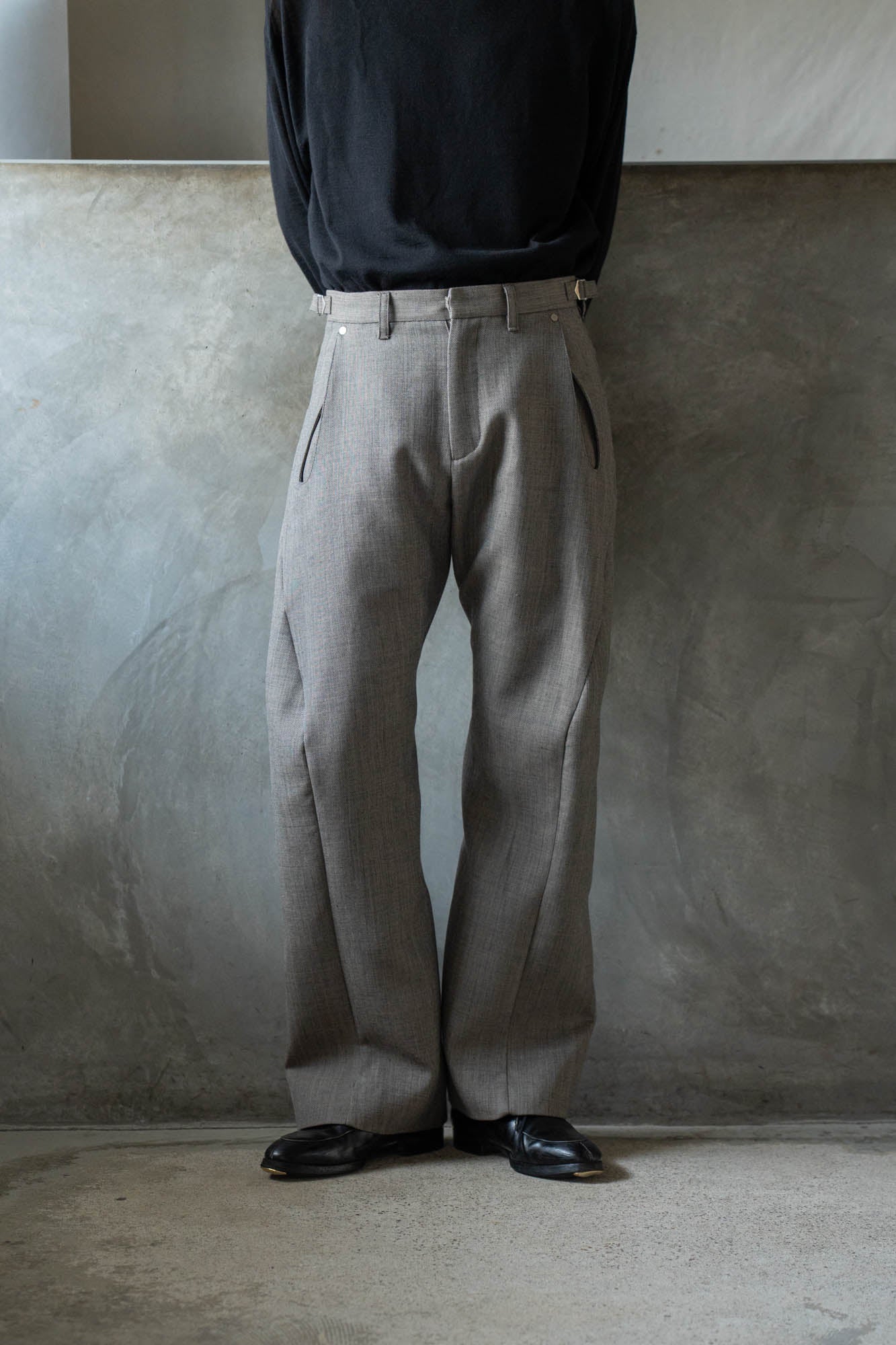 3D TWISTED TAILORED PANTS