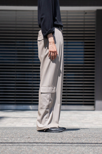 TWO TUCKS WIDE CARGO PANTS