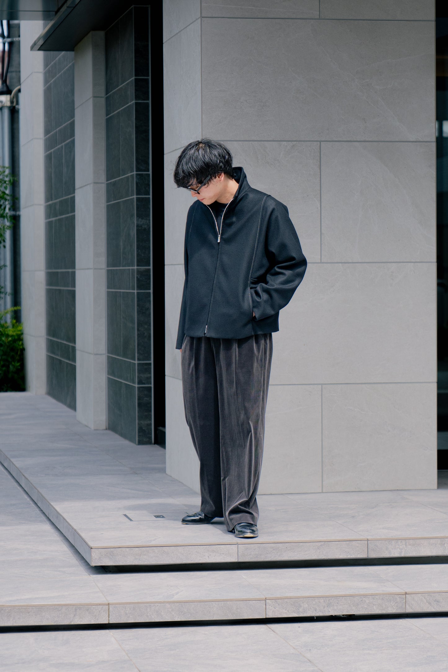 MODIFIED SLEEVE ZIP BLOUSON