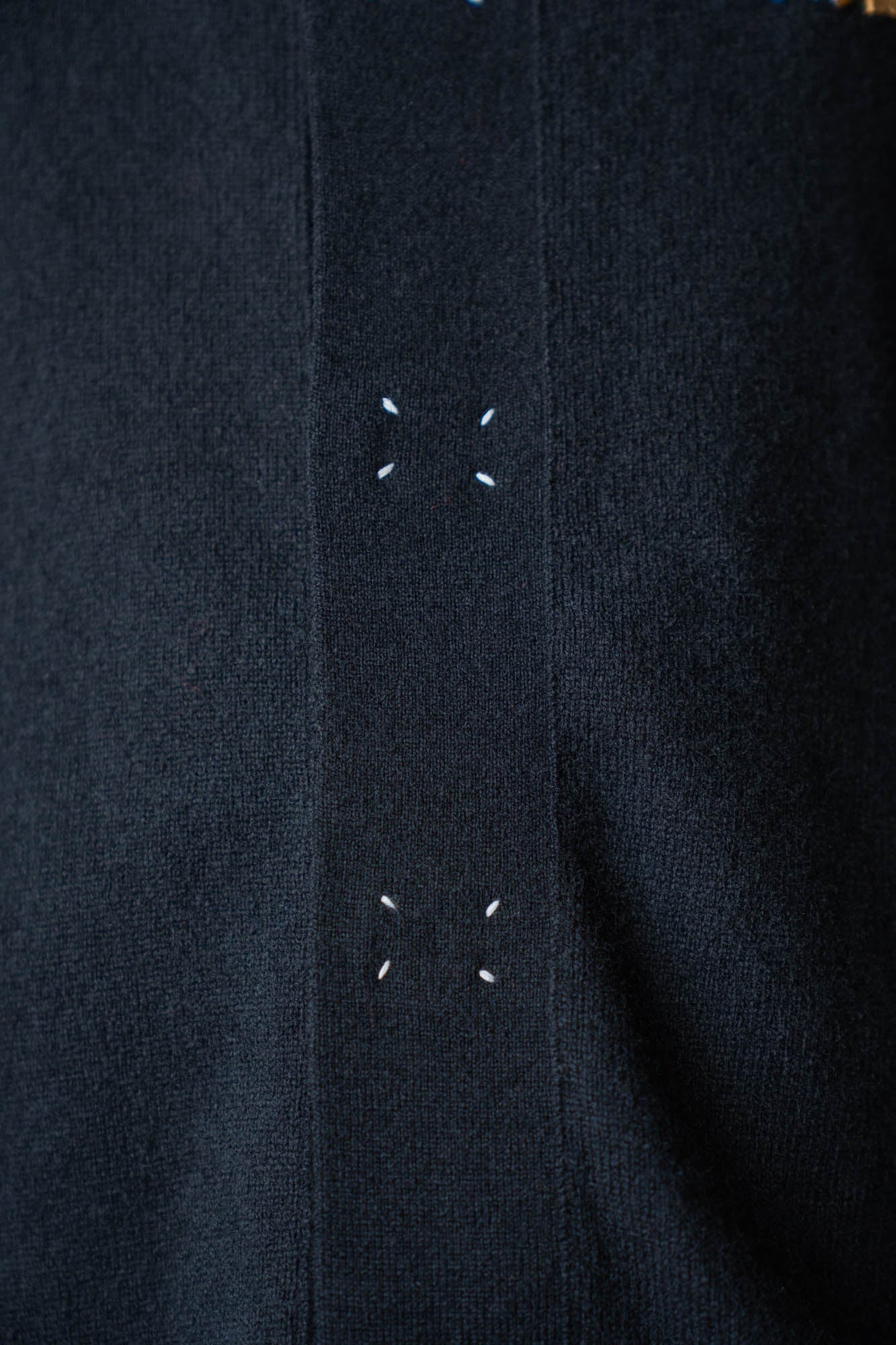 Wool knit cardigan for sign