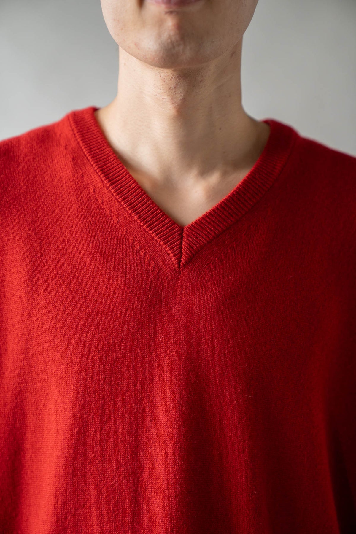 CASHMERE V-NECK KNIT .16