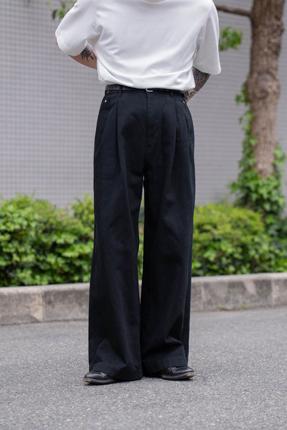 TWO TUCKS BUGGY PANTS