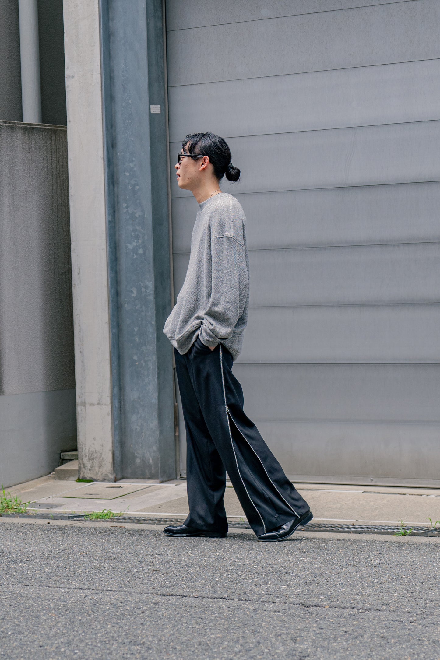 Dobby cloth side zip pants