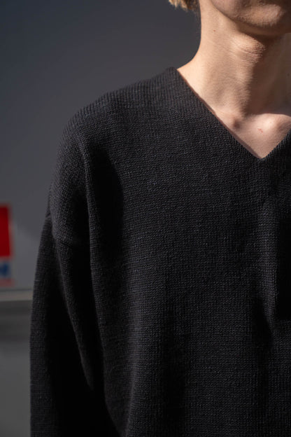 V-NECK SWEATER