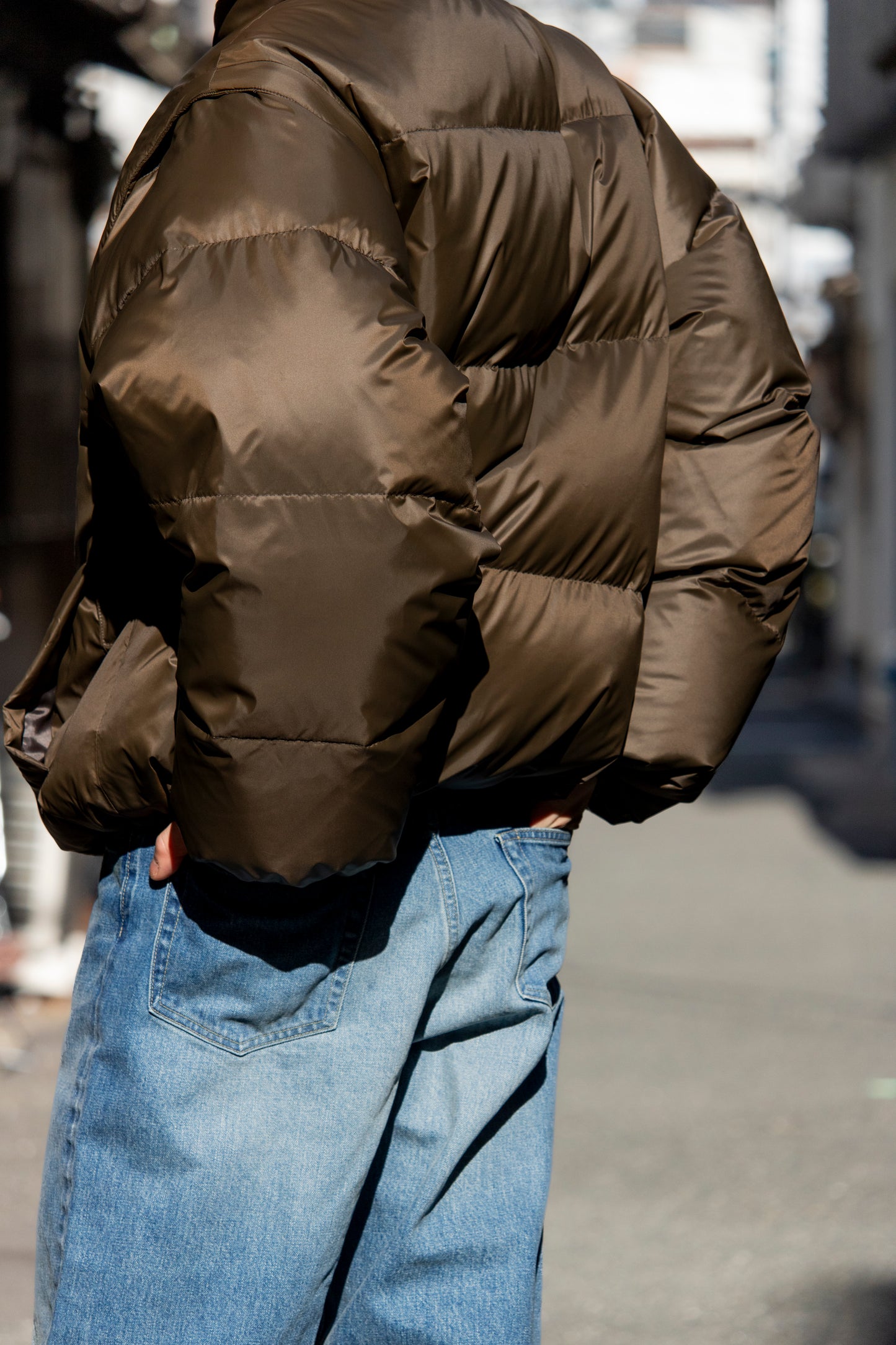 DETACHABLE SLEEVES CROPPED DOWN JACKET