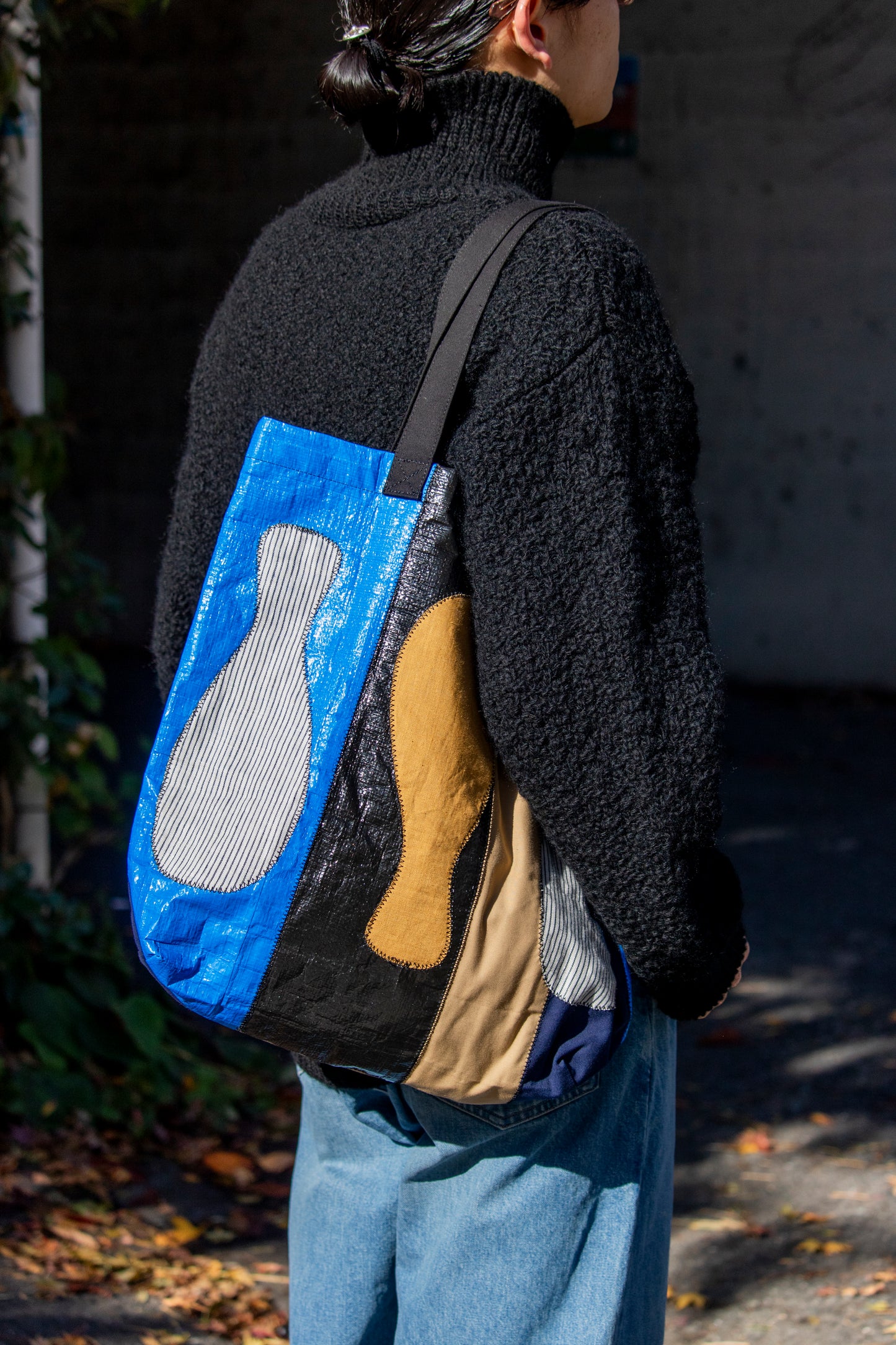 Color-block vinyl tote bag